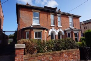 NEW INSTRUCTION !    NETLEY ABBEY      £349,950